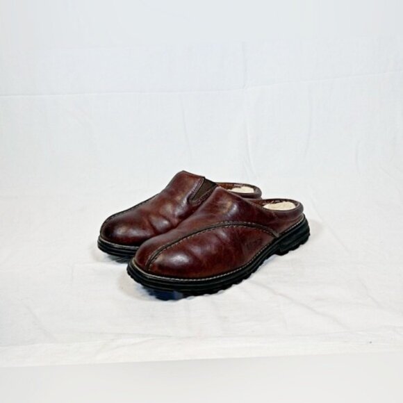 Ugg Midtown Brown Leather Shearling Lined Slip On Mule Clogs~7~ - Picture 1 of 7